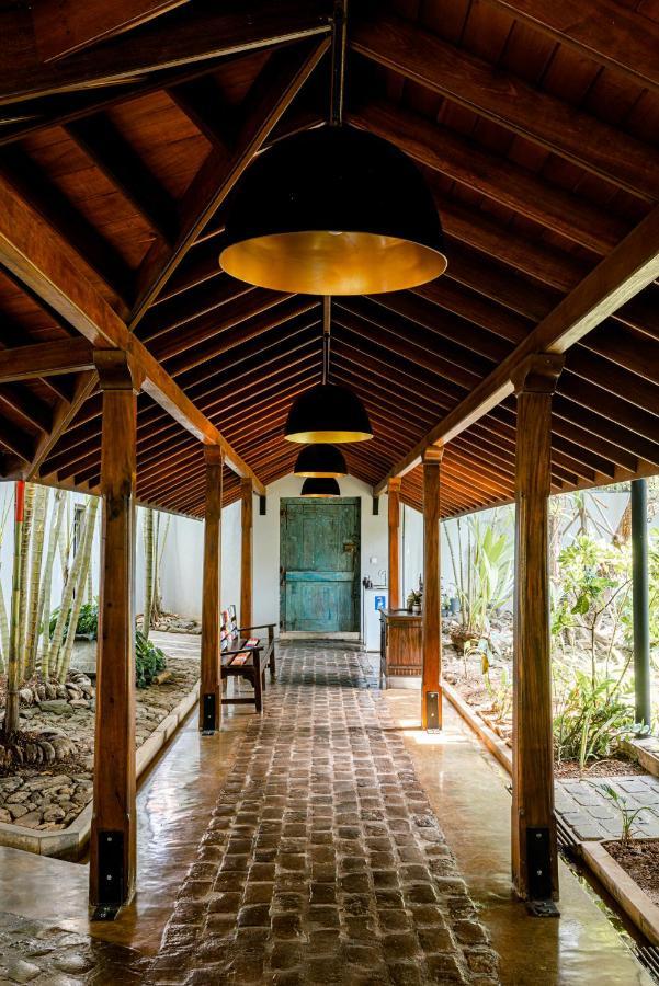 Villa Hundira Негомбо Екстериор снимка