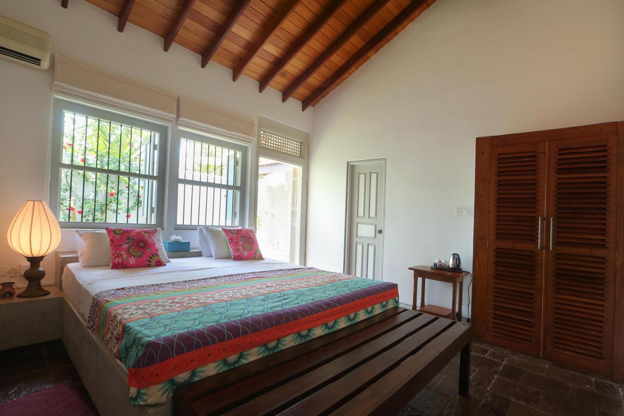 Villa Hundira Негомбо Екстериор снимка