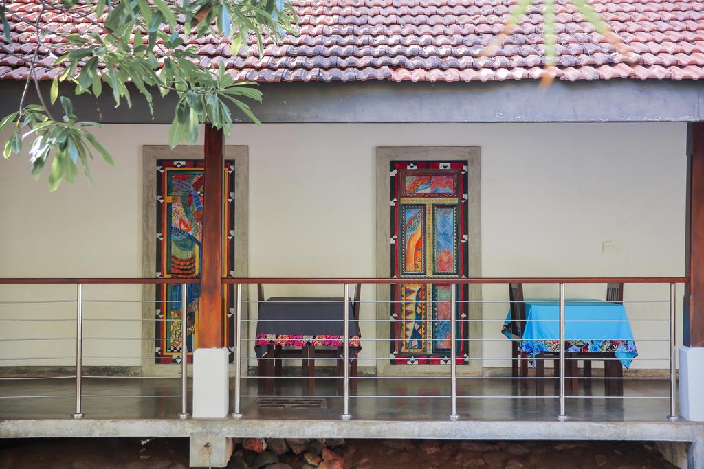 Villa Hundira Негомбо Екстериор снимка